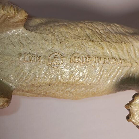 Lot of 7 AAA Animal Figures Lion, 2 Tiger , Leopard, 2 Buffalo, Panther Safari - Picture 16 of 16